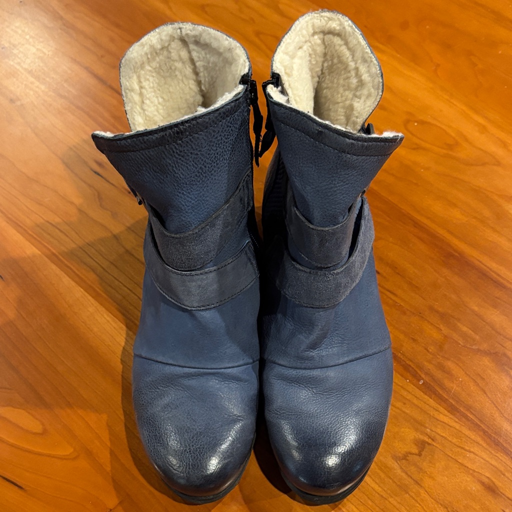 Miz Mooz Navy Leather Ankle Boots With Shearling Cuff